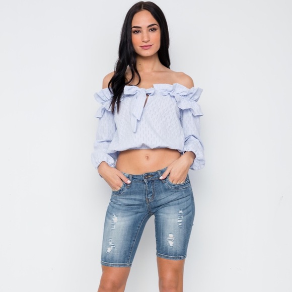 💥FLASH SALE‼️Purple ruffle crop w/ eyelet detail - Picture 2 of 5